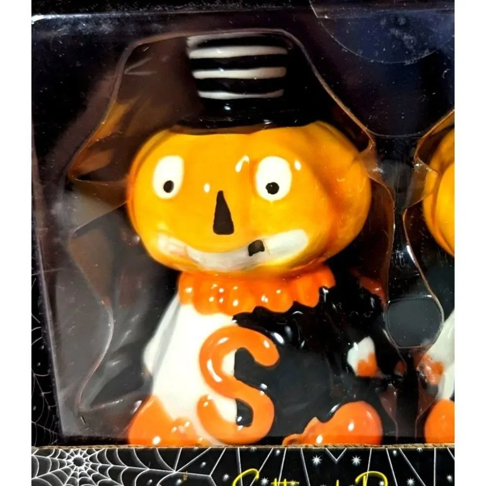 Victoria Hutton Jack-O-Lantern Salt and Pepper Shakers Halloween Decor